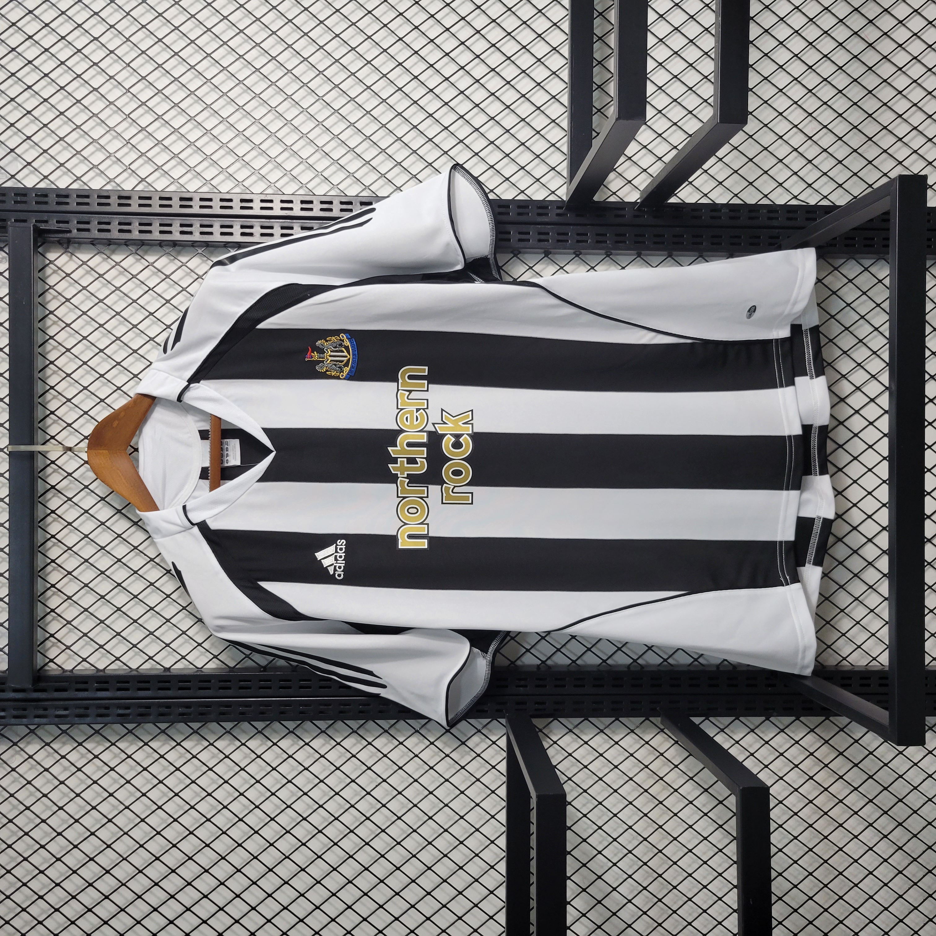 Retro Newcastle United 04-06 Home Stadium Jersey